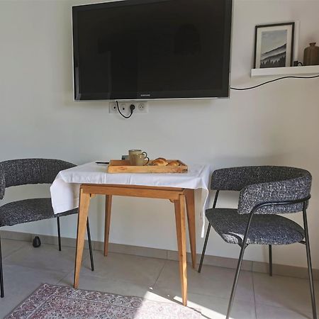 Au Jardin Des Deux Roches Acomodação com café da manhã Prissé Exterior foto