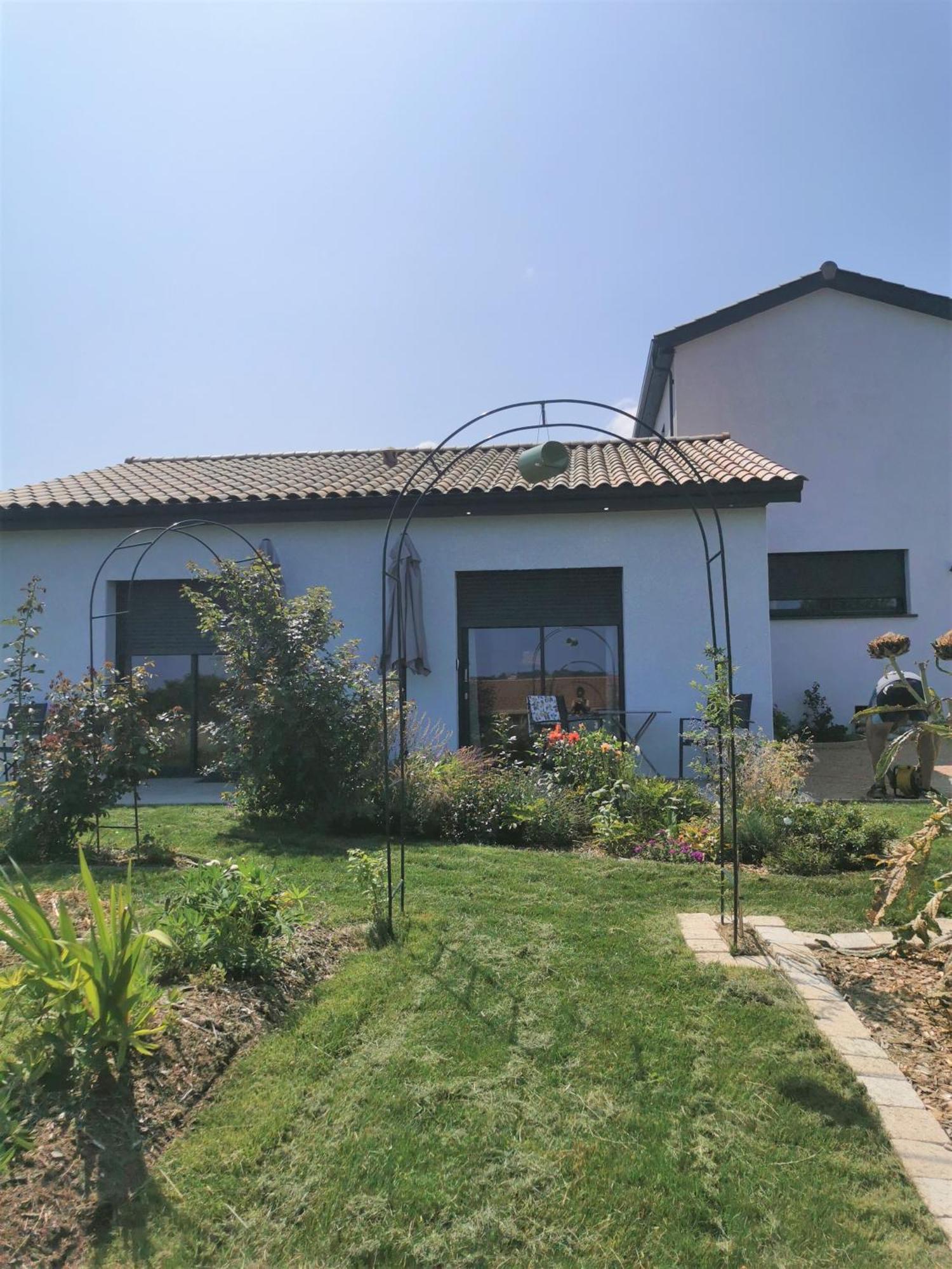Au Jardin Des Deux Roches Acomodação com café da manhã Prissé Exterior foto