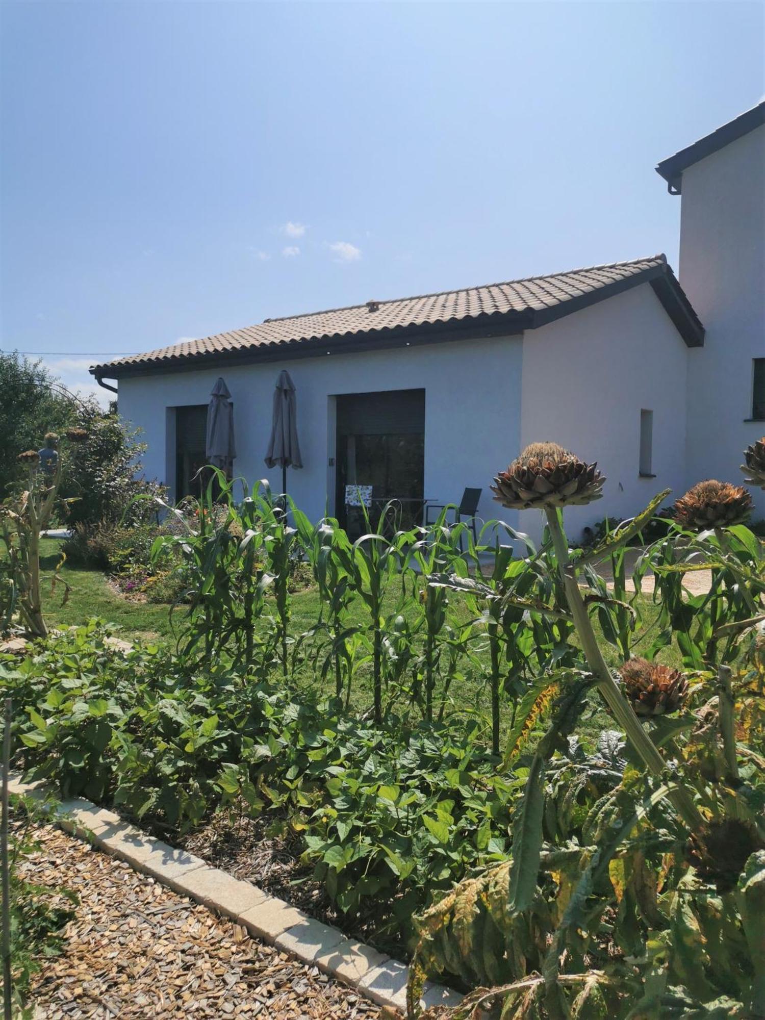 Au Jardin Des Deux Roches Acomodação com café da manhã Prissé Exterior foto